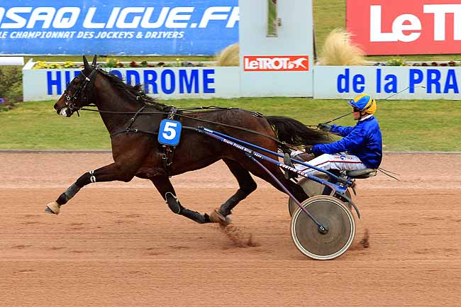 Photo d'arrivée de la course pmu PRIX DE SAINT-WANDRILLE (GR B) à CAEN le Vendredi 18 mars 2016