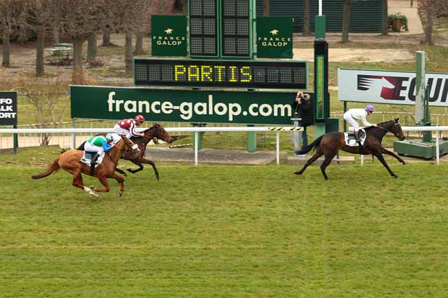 Photo d'arrivée de la course pmu PRIX LA CAMARGO à SAINT-CLOUD le Dimanche 20 mars 2016