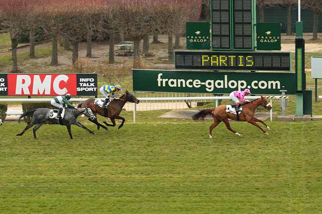 Photo d'arrivée de la course pmu PRIX RIVERQUEEN à SAINT-CLOUD le Dimanche 20 mars 2016