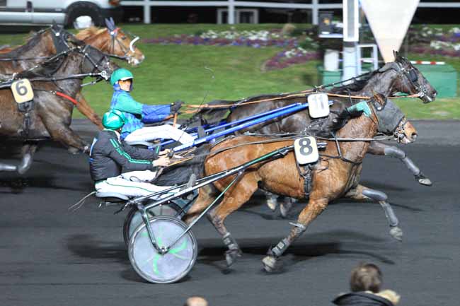 Photo d'arrivée de la course pmu PRIX DE LA VILLE DES SABLES D'OLONNE à PARIS-VINCENNES le Mardi 22 mars 2016