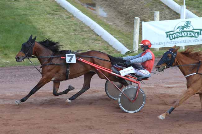 Photo d'arrivée de la course pmu GRAND PRIX DYNAVENA MAISAGRI DURAN à AGEN LE PASSAGE le Mercredi 23 mars 2016