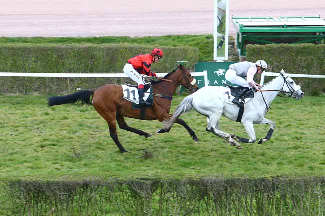 Photo d'arrivée de la course pmu PRIX D'ABBEVILLE à ENGHIEN le Mercredi 23 mars 2016