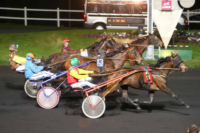 Photo d'arrivée de la course pmu PRIX MAIA à PARIS-VINCENNES le Vendredi 25 mars 2016