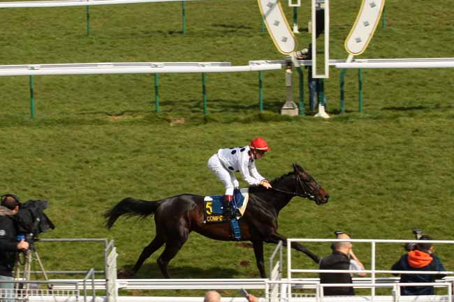 Photo d'arrivée de la course pmu PRIX DE L'OISE à COMPIEGNE le Mardi 29 mars 2016