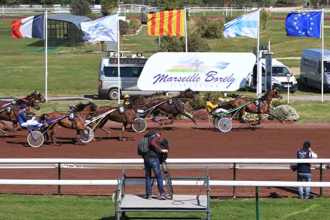 Photo d'arrivée de la course pmu PRIX DU CHATEAU D'IF à MARSEILLE-BORELY le Mercredi 30 mars 2016