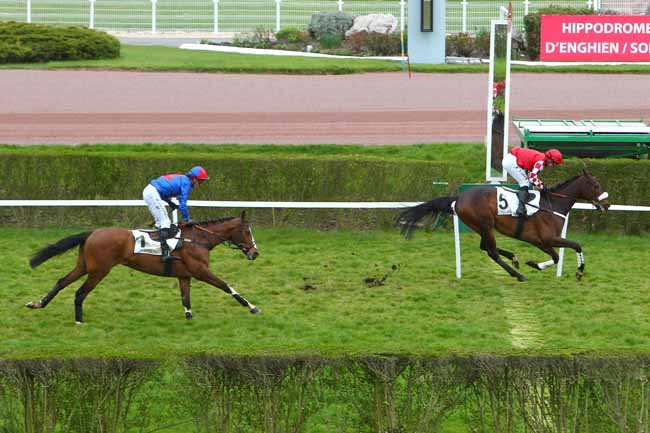 Photo d'arrivée de la course pmu PRIX DE DINARD à ENGHIEN le Mercredi 30 mars 2016