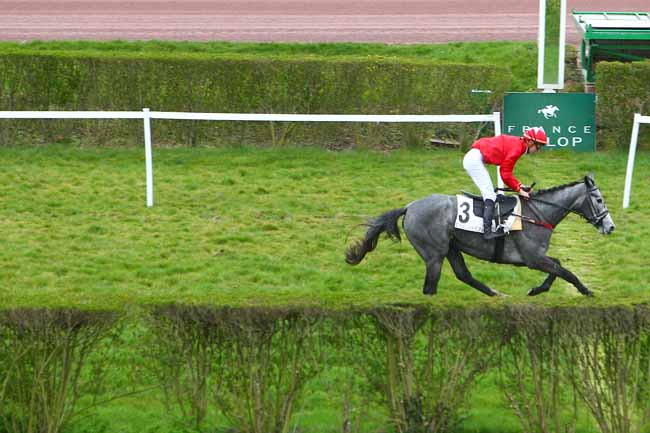 Photo d'arrivée de la course pmu PRIX DE CHATEAUROUX à ENGHIEN le Mercredi 30 mars 2016