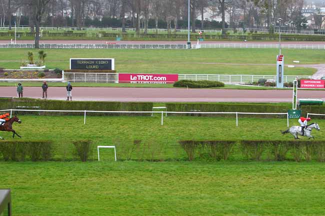 Photo d'arrivée de la course pmu PRIX REVENGE à ENGHIEN le Mercredi 30 mars 2016