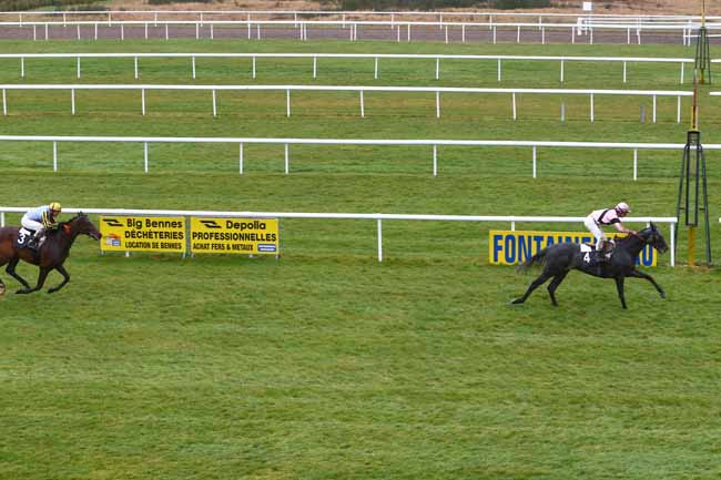 Photo d'arrivée de la course pmu PRIX DES FRENES à FONTAINEBLEAU le Jeudi 31 mars 2016