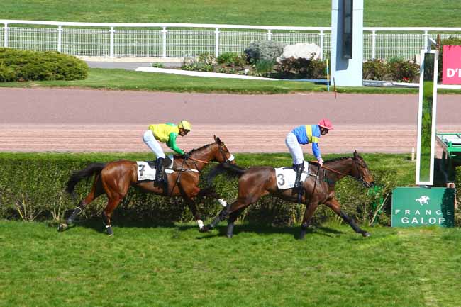 Photo d'arrivée de la course pmu PRIX DE PRECHAC à ENGHIEN le Mardi 5 avril 2016