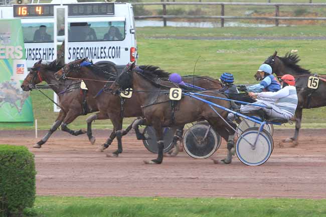 Photo d'arrivée de la course pmu PRIX INTERMEDE à ANGERS le Mercredi 6 avril 2016