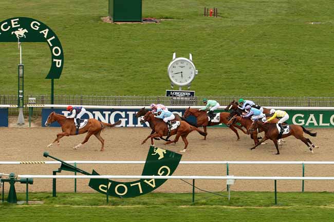 Photo d'arrivée de la course pmu PRIX DU PAVE DE LA BICHE à CHANTILLY le Mercredi 6 avril 2016