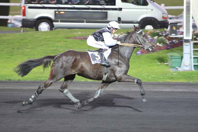 Photo d'arrivée de la course pmu PRIX LIBRA à PARIS-VINCENNES le Vendredi 8 avril 2016