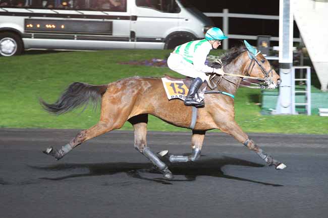 Photo d'arrivée de la course pmu PRIX DEIMOS à PARIS-VINCENNES le Vendredi 8 avril 2016