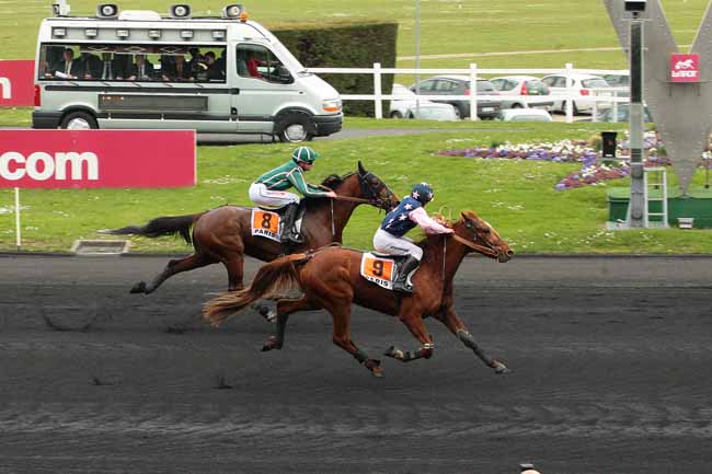 Photo d'arrivée de la course pmu PRIX DE DORCEAU à PARIS-VINCENNES le Samedi 9 avril 2016