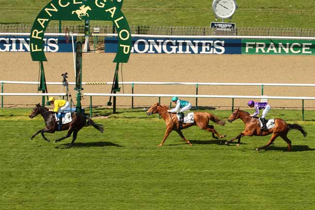 Photo d'arrivée de la course pmu PRIX DU MONT CENIS à CHANTILLY le Dimanche 10 avril 2016
