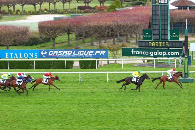 Photo d'arrivée de la course pmu PRIX DE MONTREUIL à SAINT-CLOUD le Lundi 11 avril 2016