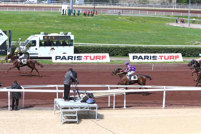 Photo d'arrivée de la course pmu PRIX DE MARSEILLE à LYON LA SOIE le Mercredi 13 avril 2016