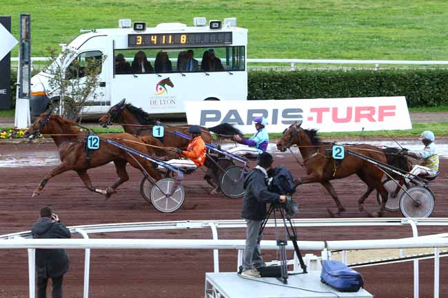 Photo d'arrivée de la course pmu PRIX DE TOULOUSE à LYON LA SOIE le Mercredi 13 avril 2016
