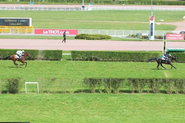 Photo d'arrivée de la course pmu PRIX MEHARISTE à ENGHIEN le Vendredi 15 avril 2016