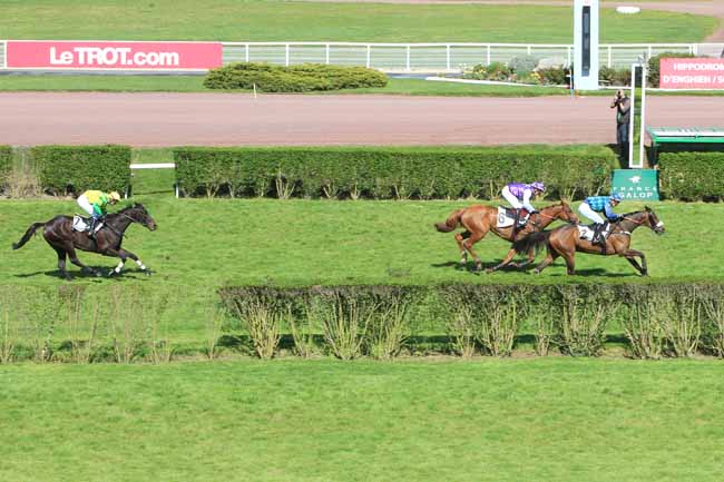 Photo d'arrivée de la course pmu PRIX TREMBLEUR à ENGHIEN le Vendredi 15 avril 2016