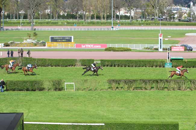 Photo d'arrivée de la course pmu PRIX LARGO à ENGHIEN le Vendredi 15 avril 2016