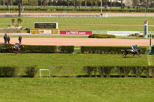 Photo d'arrivée de la course pmu PRIX RADIO PARIS à ENGHIEN le Mercredi 20 avril 2016