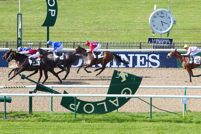 Photo d'arrivée de la course pmu PRIX DE LA PLAINE à CHANTILLY le Mercredi 20 avril 2016