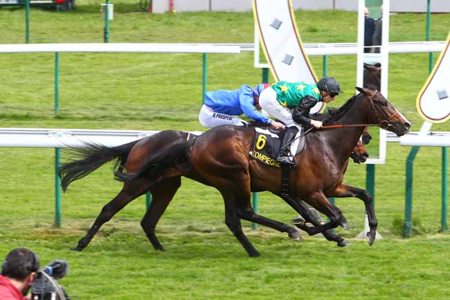 Photo d'arrivée de la course pmu PRIX DE NANTERRE à COMPIEGNE le Jeudi 21 avril 2016