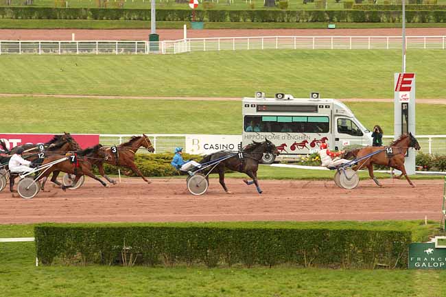 Photo d'arrivée de la course pmu PRIX DE BOULOGNE à ENGHIEN le Jeudi 21 avril 2016