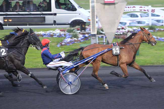 Photo d'arrivée de la course pmu PRIX ALETHEIA à PARIS-VINCENNES le Vendredi 22 avril 2016