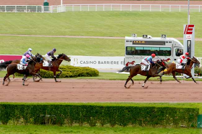 Photo d'arrivée de la course pmu PRIX DE LA VILLE D'EAUBONNE à ENGHIEN le Samedi 23 avril 2016