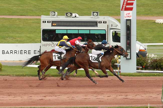 Photo d'arrivée de la course pmu PRIX DE LA VILLE DE SOISY-SOUS-MONTMORENCY à ENGHIEN le Samedi 23 avril 2016