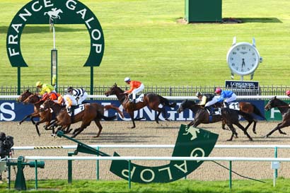 Photo d'arrivée de la course pmu PRIX DU DEBUCHE à CHANTILLY le Dimanche 24 avril 2016