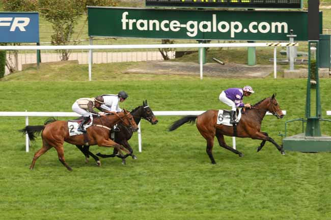 Photo d'arrivée de la course pmu PRIX BANGO à SAINT-CLOUD le Lundi 25 avril 2016