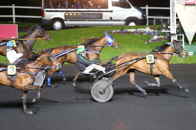 Photo d'arrivée de la course pmu PRIX SIRONE à PARIS-VINCENNES le Mardi 26 avril 2016