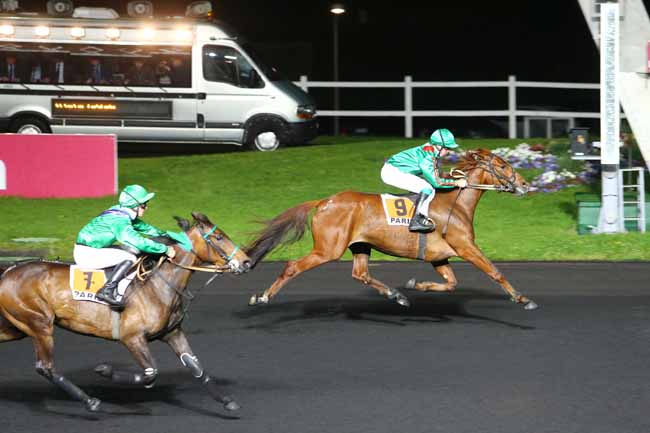 Photo d'arrivée de la course pmu PRIX MIRIAM à PARIS-VINCENNES le Mardi 26 avril 2016