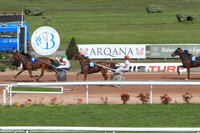 Photo d'arrivée de la course pmu PRIX YVES BOURNAZEL à BORDEAUX-LE BOUSCAT le Mercredi 27 avril 2016