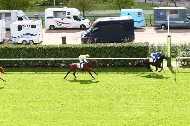 Photo d'arrivée de la course pmu PRIX DE BOIS-PREAU à CHANTILLY le Jeudi 28 avril 2016