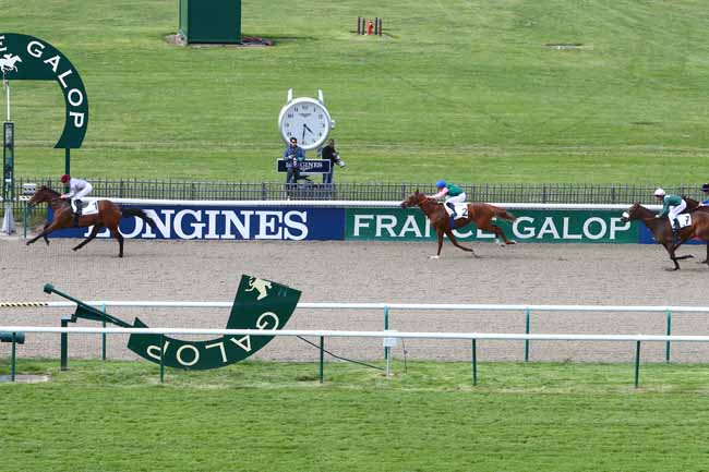 Photo d'arrivée de la course pmu PRIX DE MONT GRIFFON à CHANTILLY le Jeudi 28 avril 2016