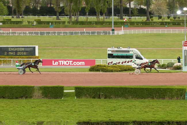 Photo d'arrivée de la course pmu PRIX DU PONT DE GRENELLE à ENGHIEN le Lundi 2 mai 2016