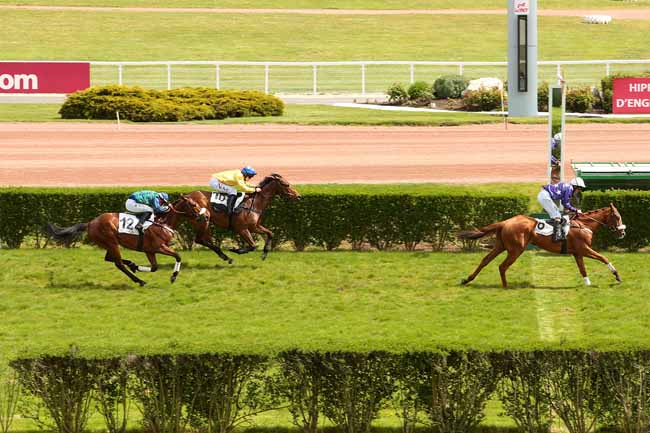 Photo d'arrivée de la course pmu PRIX DES CEVENNES à ENGHIEN le Mardi 3 mai 2016