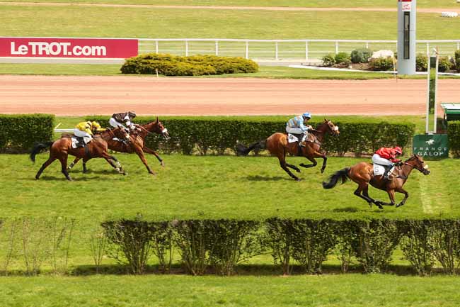 Photo d'arrivée de la course pmu PRIX COLONEL BERNARD MARLIN à ENGHIEN le Mardi 3 mai 2016