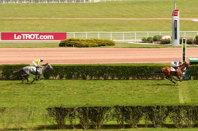 Photo d'arrivée de la course pmu PRIX DE MENTON à ENGHIEN le Mardi 3 mai 2016