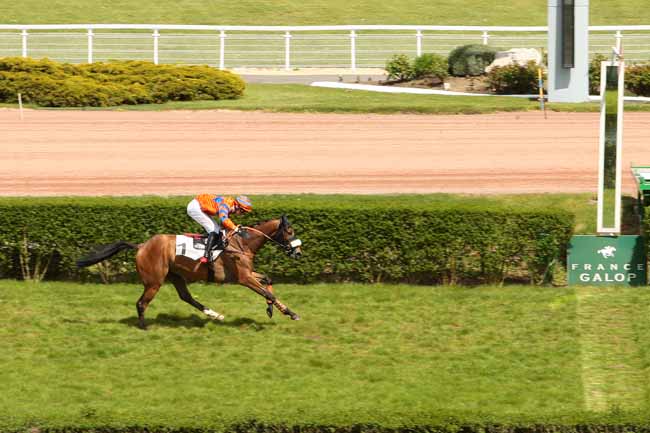 Photo d'arrivée de la course pmu PRIX DU JURANCON à ENGHIEN le Mardi 3 mai 2016