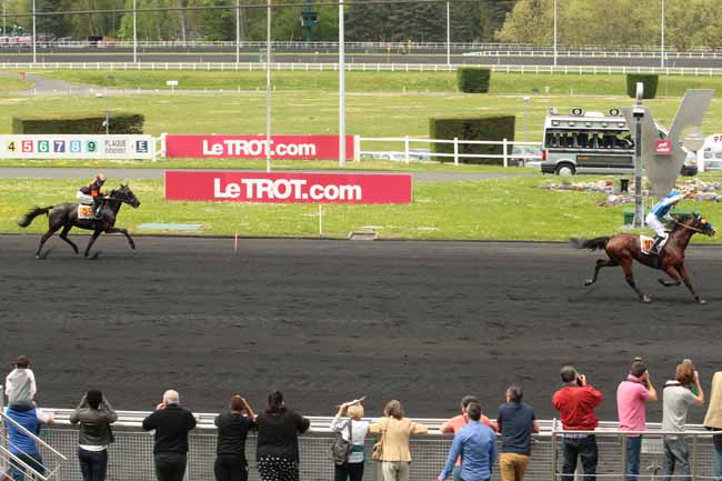 Photo d'arrivée de la course pmu PRIX JEAN GAUVREAU à PARIS-VINCENNES le Samedi 7 mai 2016