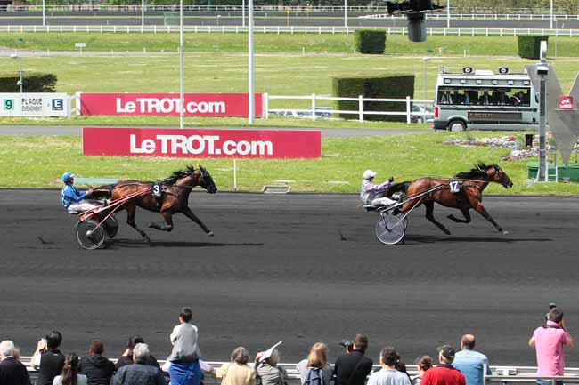 Photo d'arrivée de la course pmu CRITERIUM DES 4 ANS à PARIS-VINCENNES le Samedi 7 mai 2016