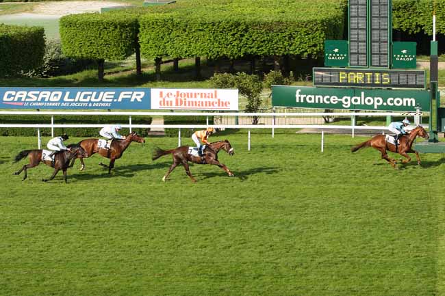 Photo d'arrivée de la course pmu PRIX DE L'ATHENEE à SAINT-CLOUD le Dimanche 8 mai 2016