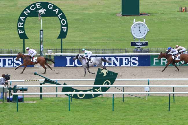 Photo d'arrivée de la course pmu PRIX DU POTEAU NEUF à CHANTILLY le Lundi 9 mai 2016