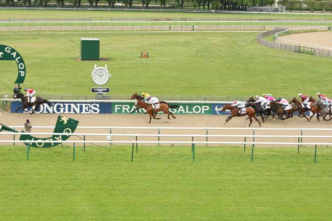 Photo d'arrivée de la course pmu PRIX DU PAYS DE FRANCE à CHANTILLY le Mardi 10 mai 2016